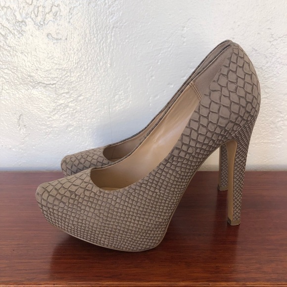 BCBG Skylark Platform Pumps - Picture 5 of 8